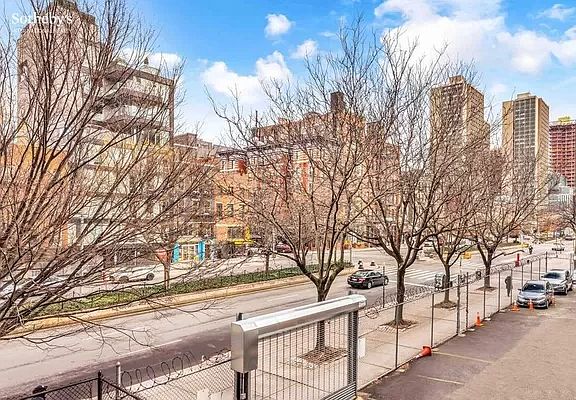 3rd image of 64 Macdougal St APT 5