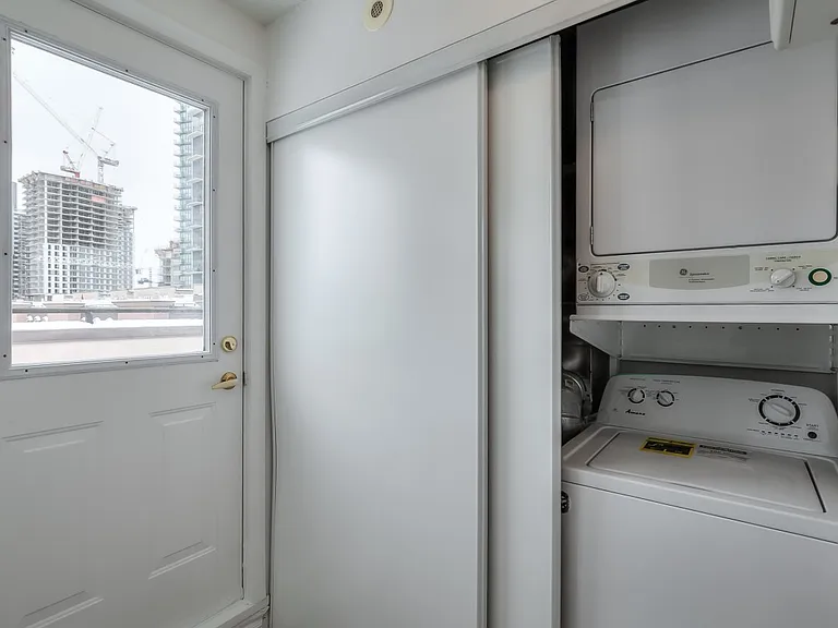 21 Pirandello St #1215 — Photo 15