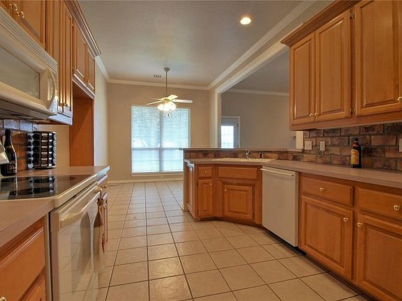 4th image of 172 Woodlands Dr