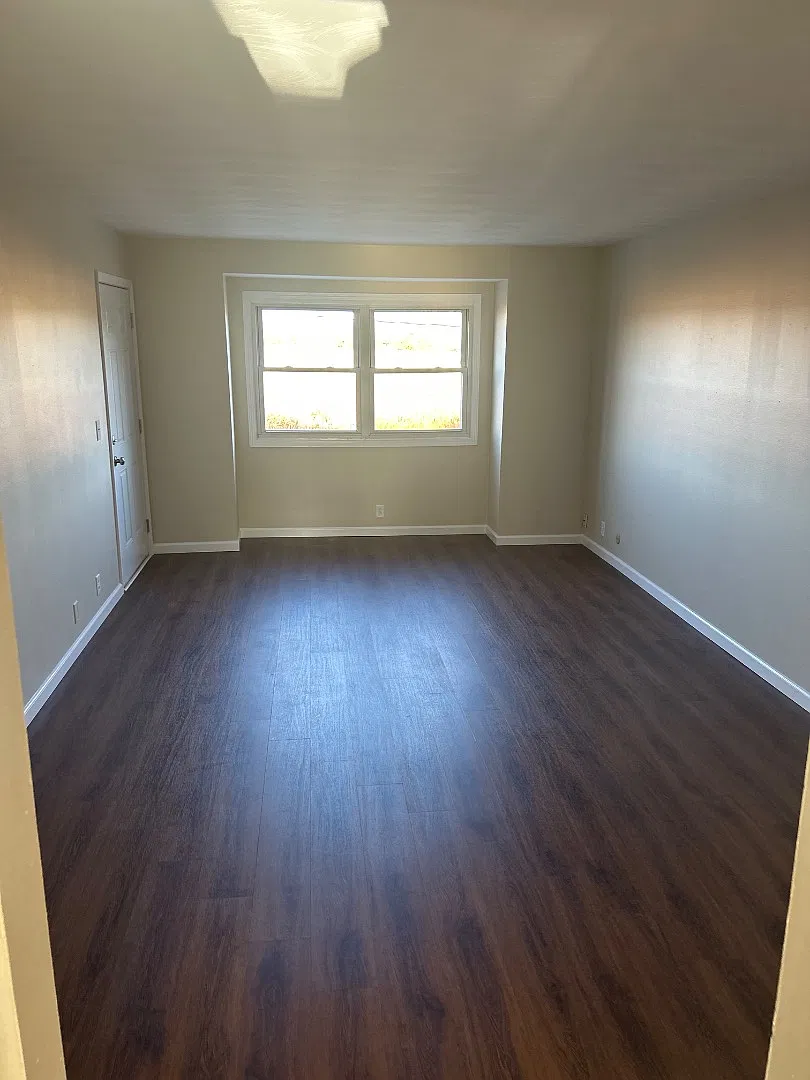 19 Lakeshore Drive Apt 10 - 29-11 — Photo 4