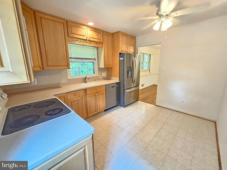5683 Ravenel Ln — Photo 4