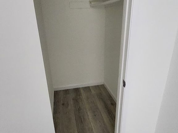 5th image of 6034 Fry St
