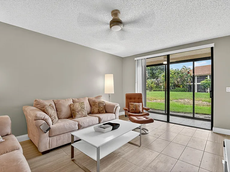 7773 La Mirada Dr — Photo 9