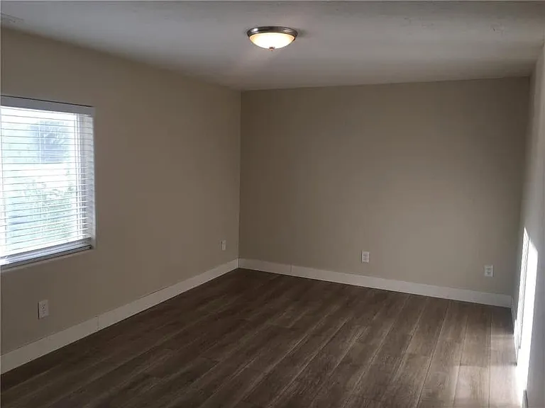 11051 S Hampton Way — Photo 3