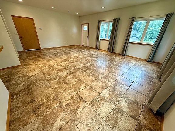 5th image of 2175 Chateau Ct