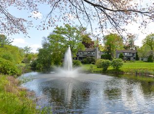 306 Heritage Vlg #E, Southbury, CT 06488
