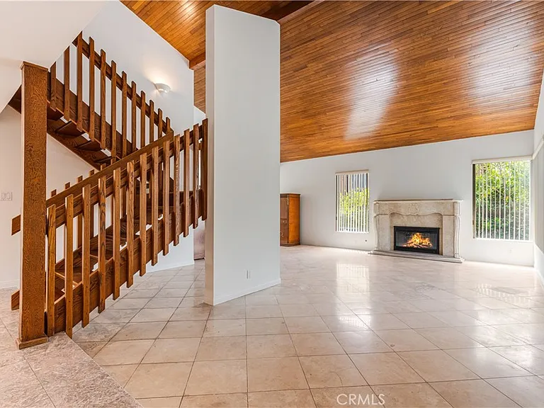 2396 Venus Dr — Photo 3