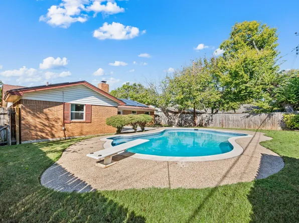 1000 Madrid St, Hurst, TX 76053