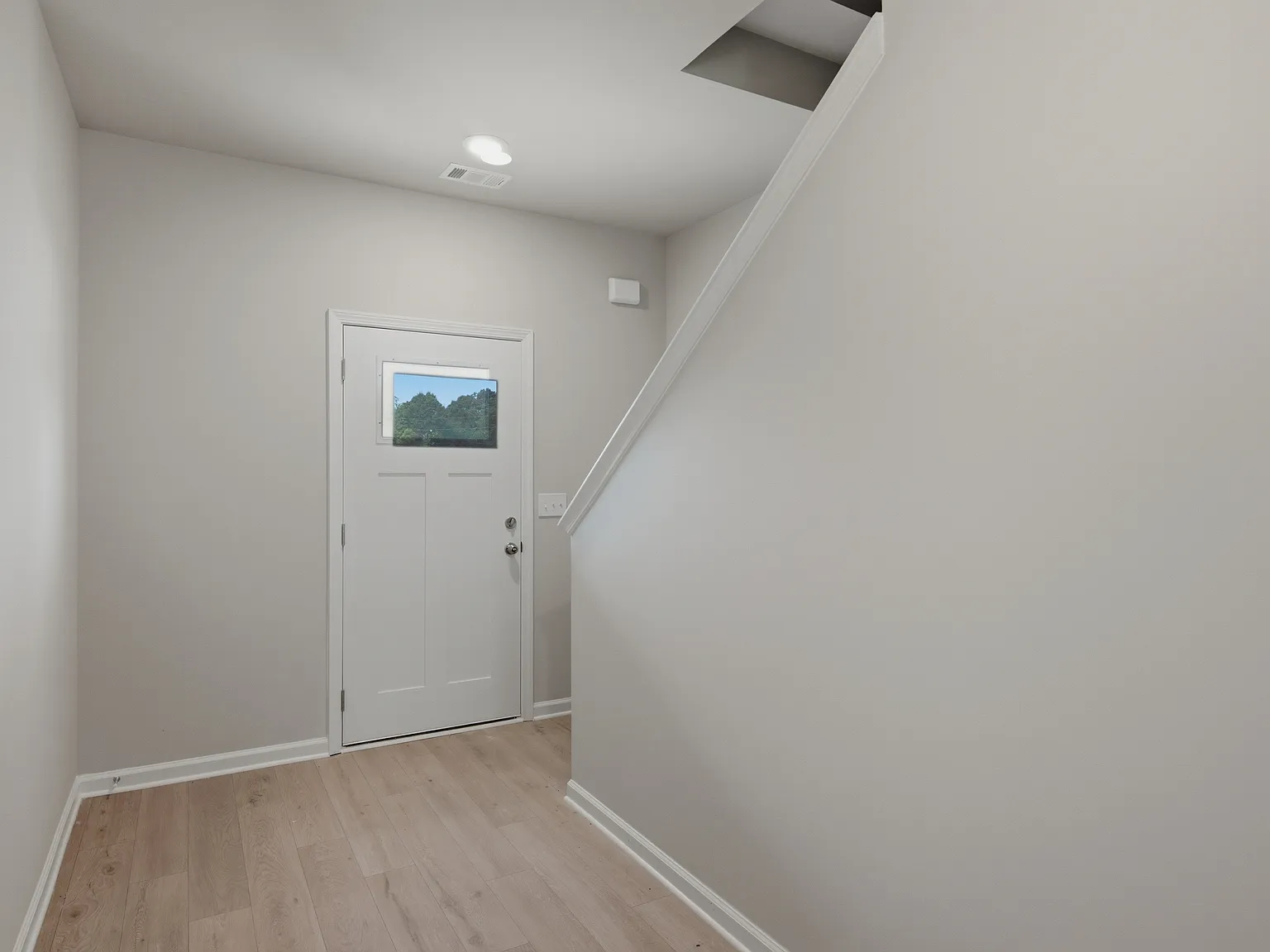 4 bed, 2.5 bath, 1888 sqft, $1,995 — Photo 4
