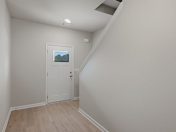 4th image of 1281 McCoy St