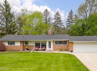 24440 Bloomington Dr, Franklin, MI