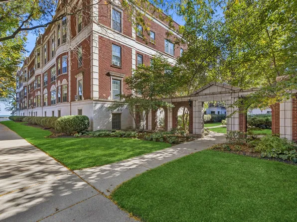 482 Sheridan Rd APT 1, Evanston, IL 60202
