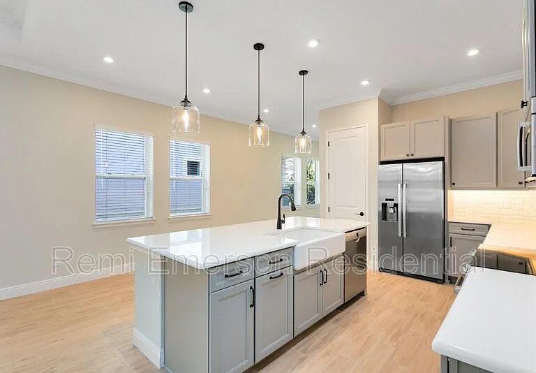 8828 Sperry St — Photo 4