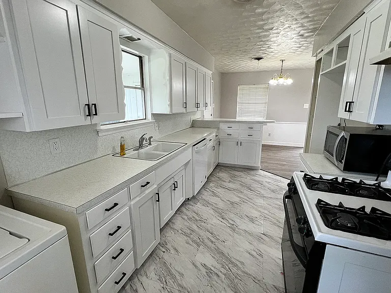3024 Meadowlark Ln — Photo 7