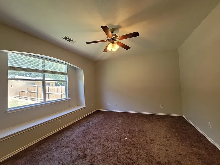 806 Bens Dr — Photo 8