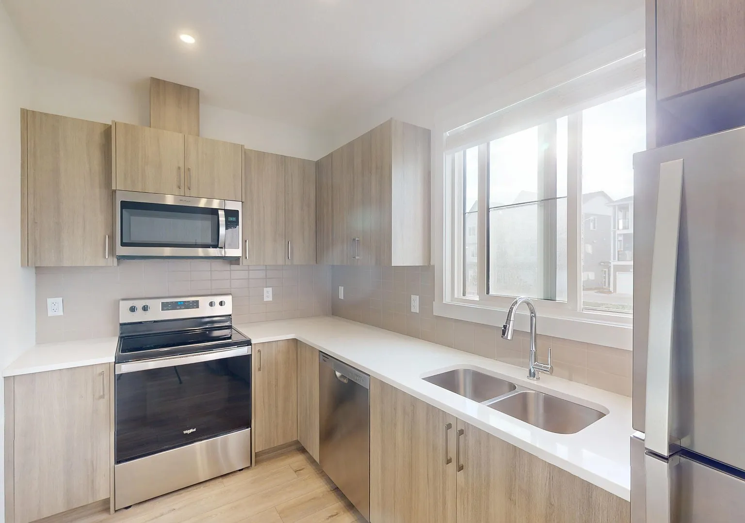 338 Seton Villas Se — Photo 2