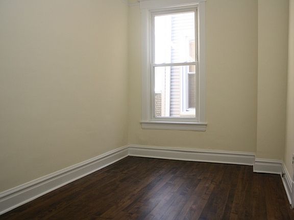 5th image of 2550 N Southport Ave APT 2R