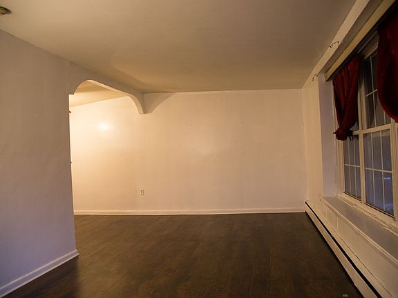3rd image of 1109 Borbeck Ave