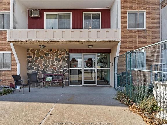 5th image of 120 Pickering Dr #309