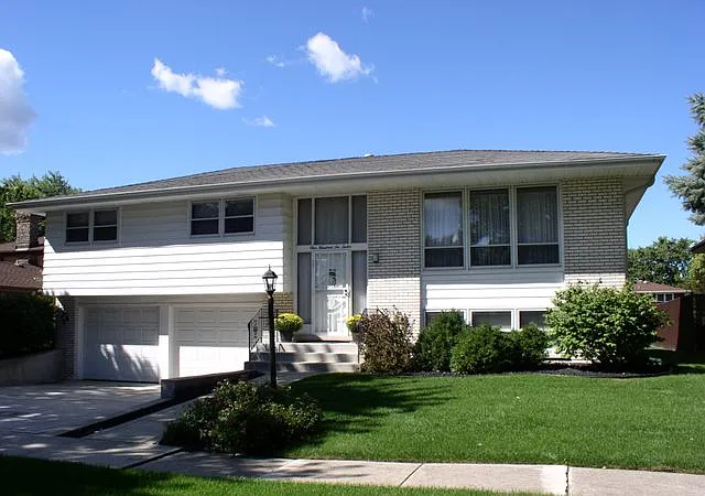 10612 S Lori Ln photo 1
