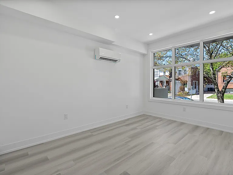 587 Oakwood Ave — Photo 30
