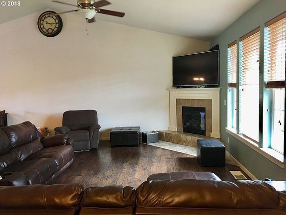 4th image of 1371 Alderdale Dr