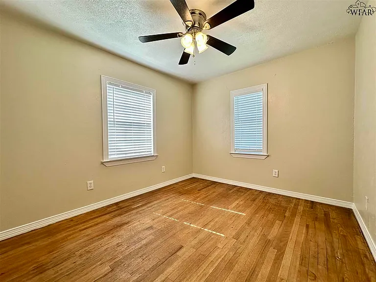 2211 Fillmore St — Photo 11