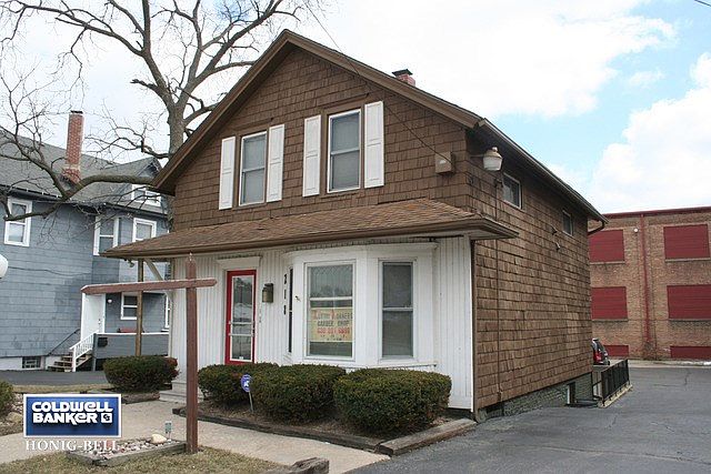 1st image of 218/220 S Lake St