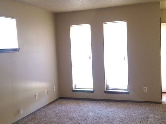 3rd image of 941 SW 97th St