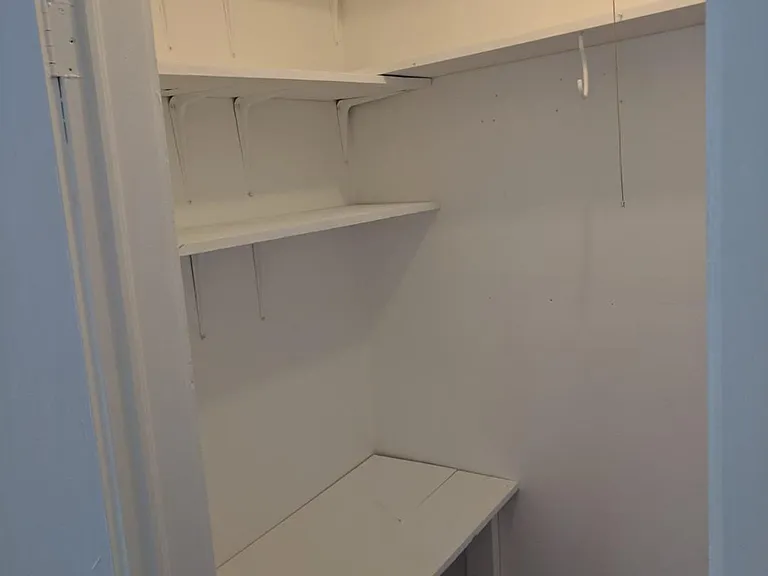 Walk in entry closet