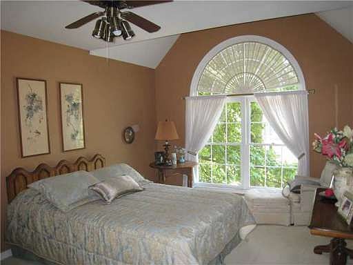5th image of 2172 Whitehall Dr NE