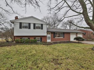 982 Sutton Rd, Cincinnati, OH 45230