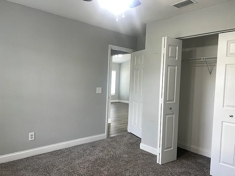 225 12th St SW — Photo 21