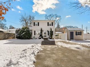 10 Cosett Rd, Warwick, RI 02886