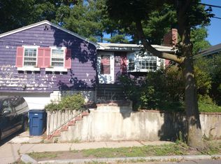 29 Shaw St, West Roxbury, MA 02132