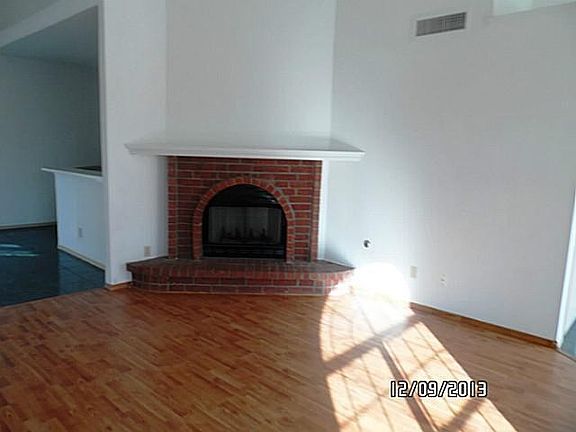 3rd image of 721 Merriman Dr