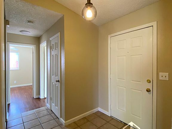 4th image of 10255 Ellenwood Ave