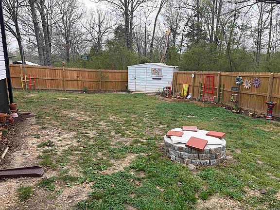 5th image of 122 Ken Dr