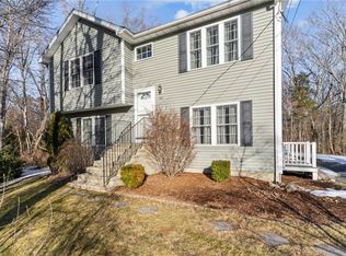 485 Knotty Oak Rd, Coventry, RI 02816