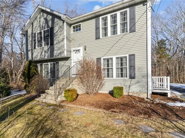 485 Knotty Oak Rd, Coventry, RI 02816