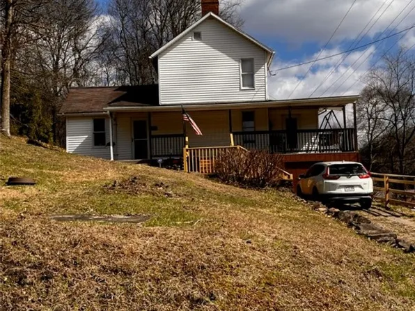 3506 W Crawford Ave, Dunbar, PA 15431