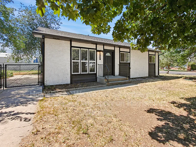1202 S Russell St — Photo 15
