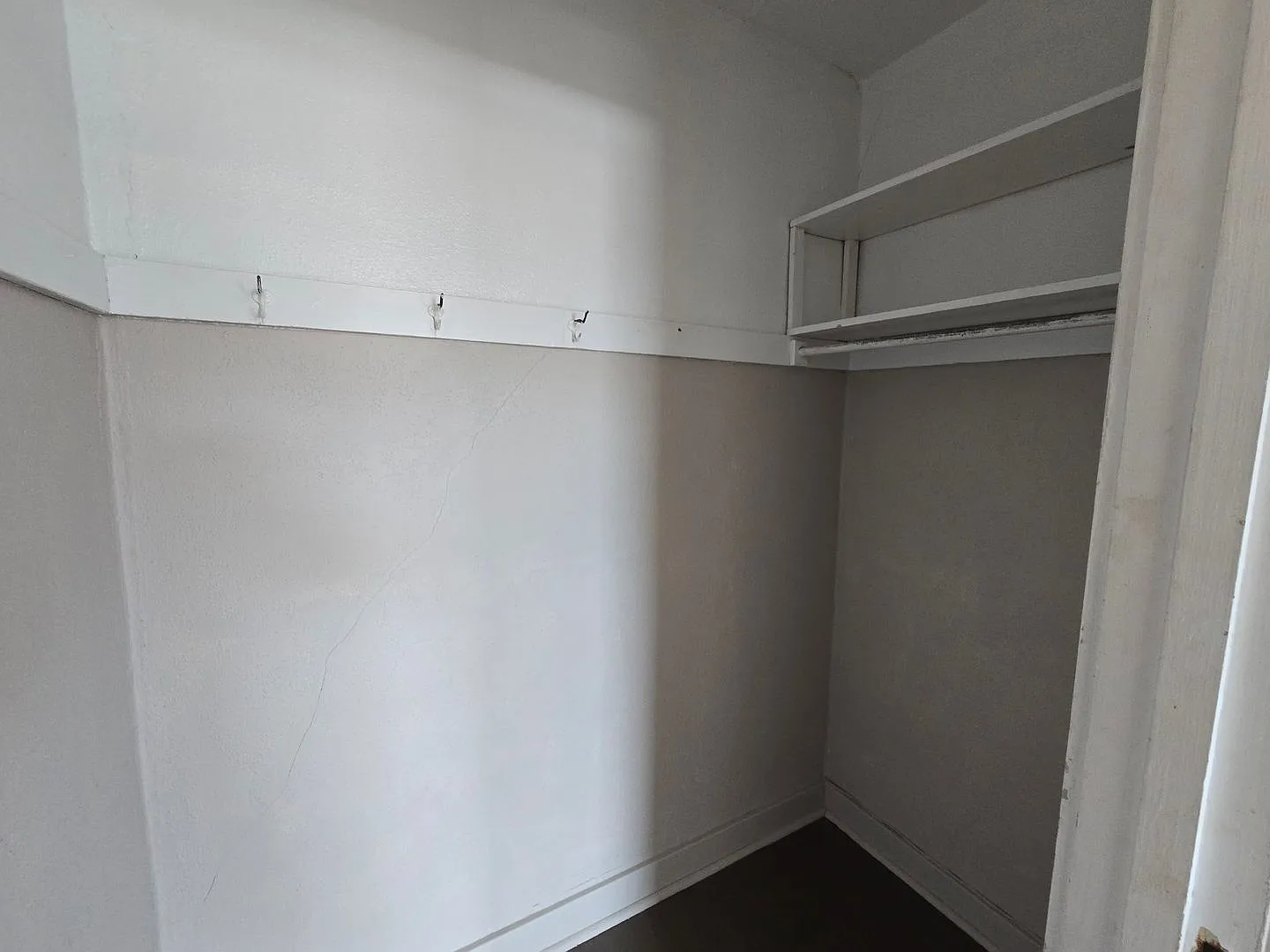 Plains - Follis - 923 Douglas St — Photo 4