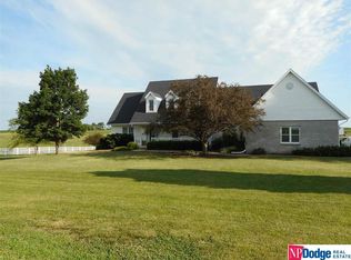 7445 Fairview Rd, Papillion, NE 68046