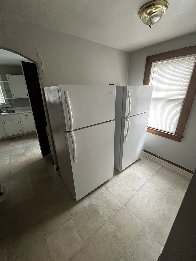 108 N McKinley Ave - Perfect for Roommates! Spacious 6BR Home Close to Campus — Photo 4
