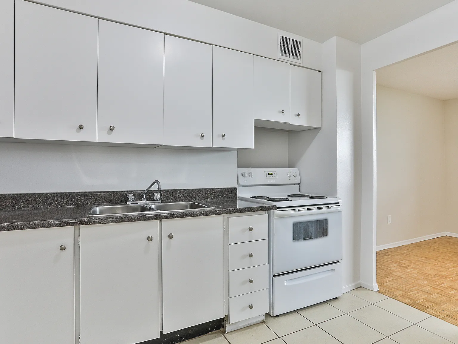 550 Scarborough Golf Club Rd. — Photo 3