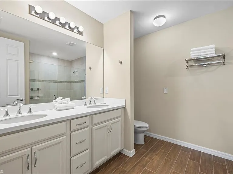 14644 Edgewater Cir — Photo 16