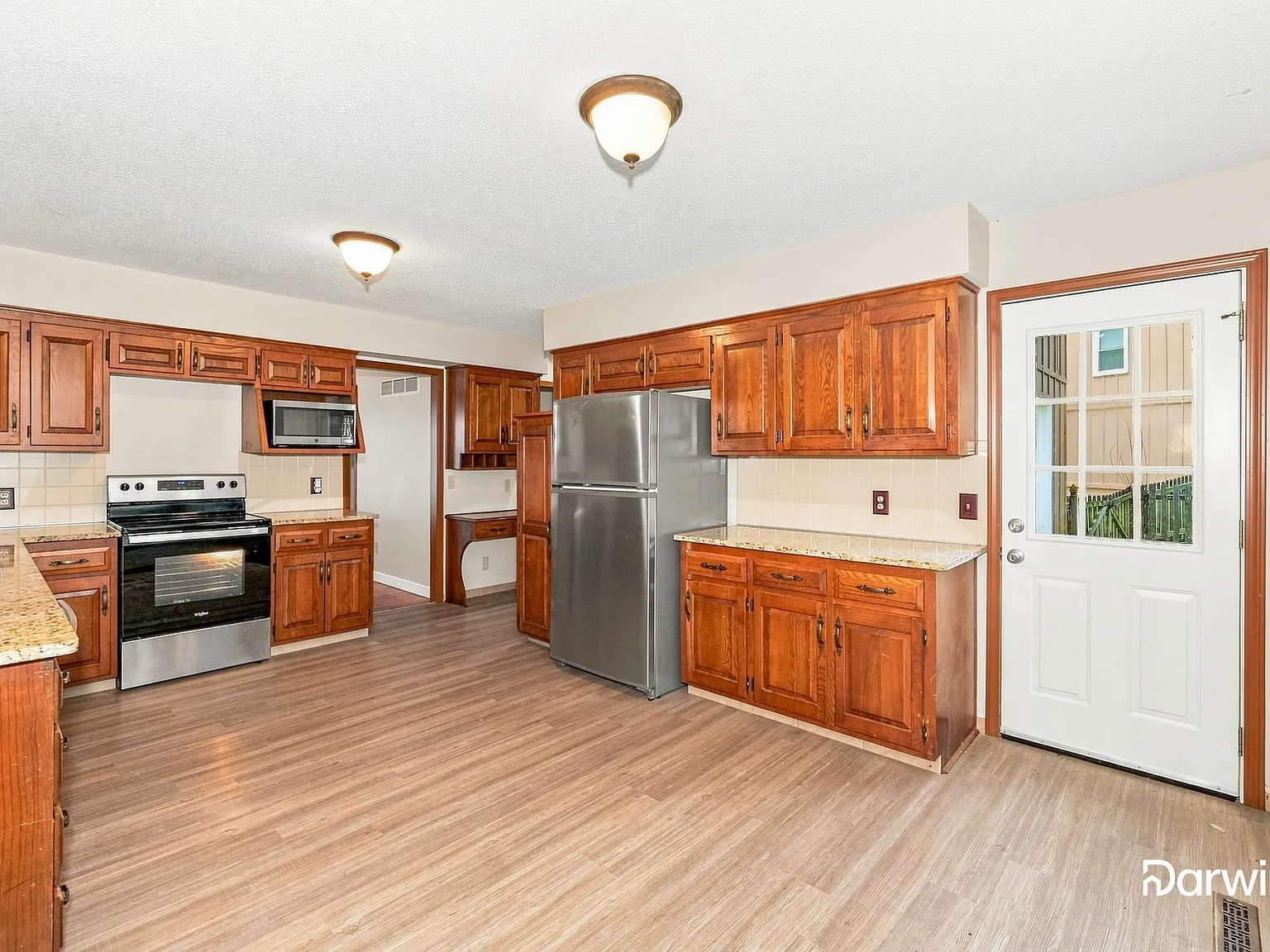 4 bed, 2.5 bath, 2312 sqft, $2,465 — Photo 2
