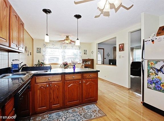 4th image of 12828 Terrace Ln