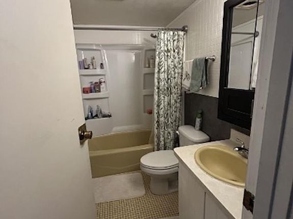 5th image of 706 Wright St